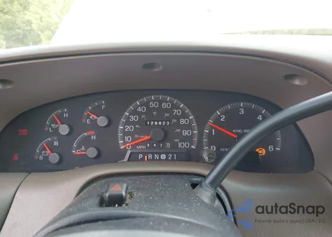 1998 Ford F-150 Lariat/Standard/Xl/Xlt from USA, damaged, VIN 1FTRX18L0WKC22686